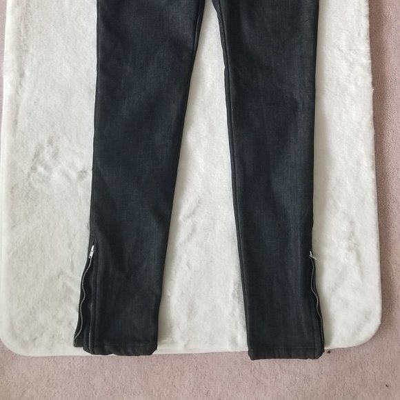 Blue Jeans - Picture 4 of 9